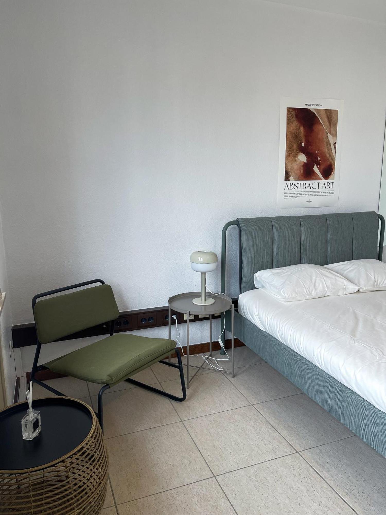 Arlon - *