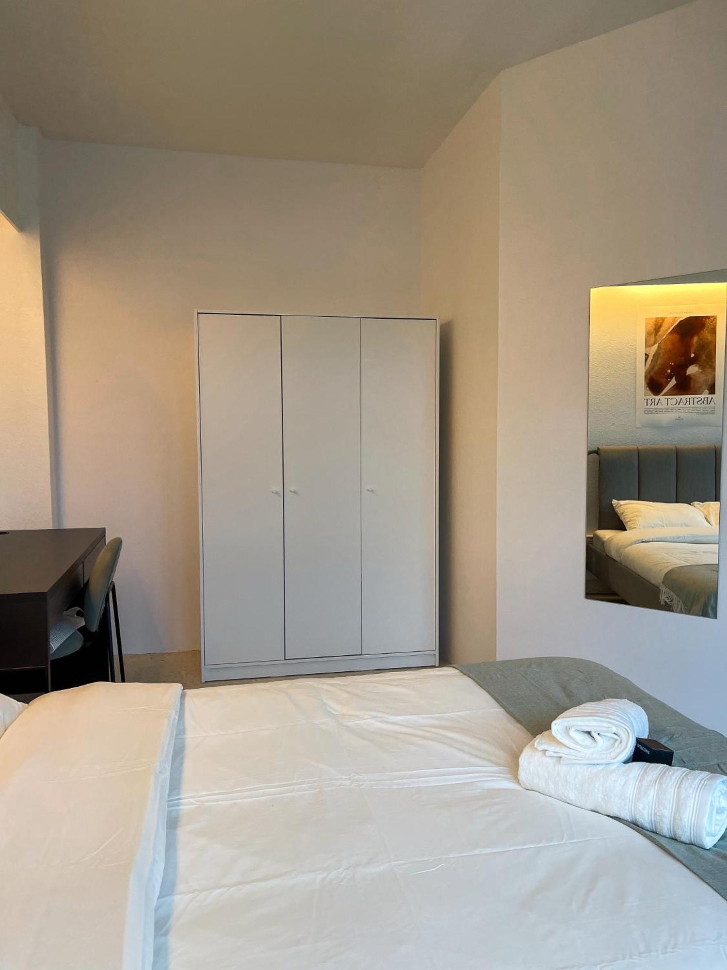 Arlon - *