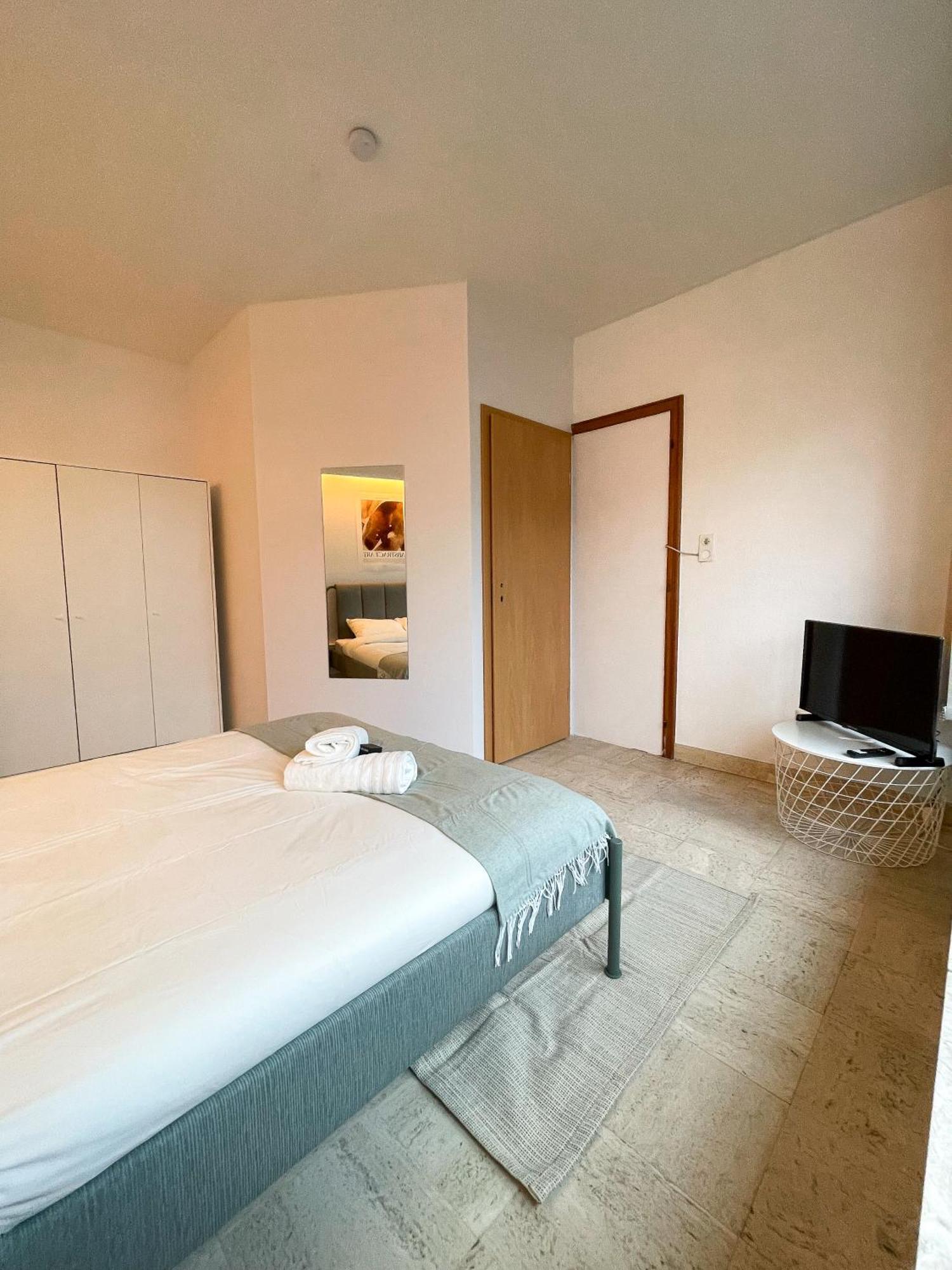 Arlon -